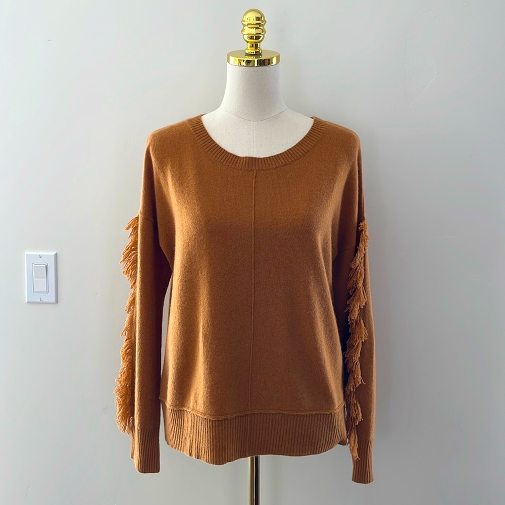 In Cashmere fringe cashmere sweater. Nwt size Medium
